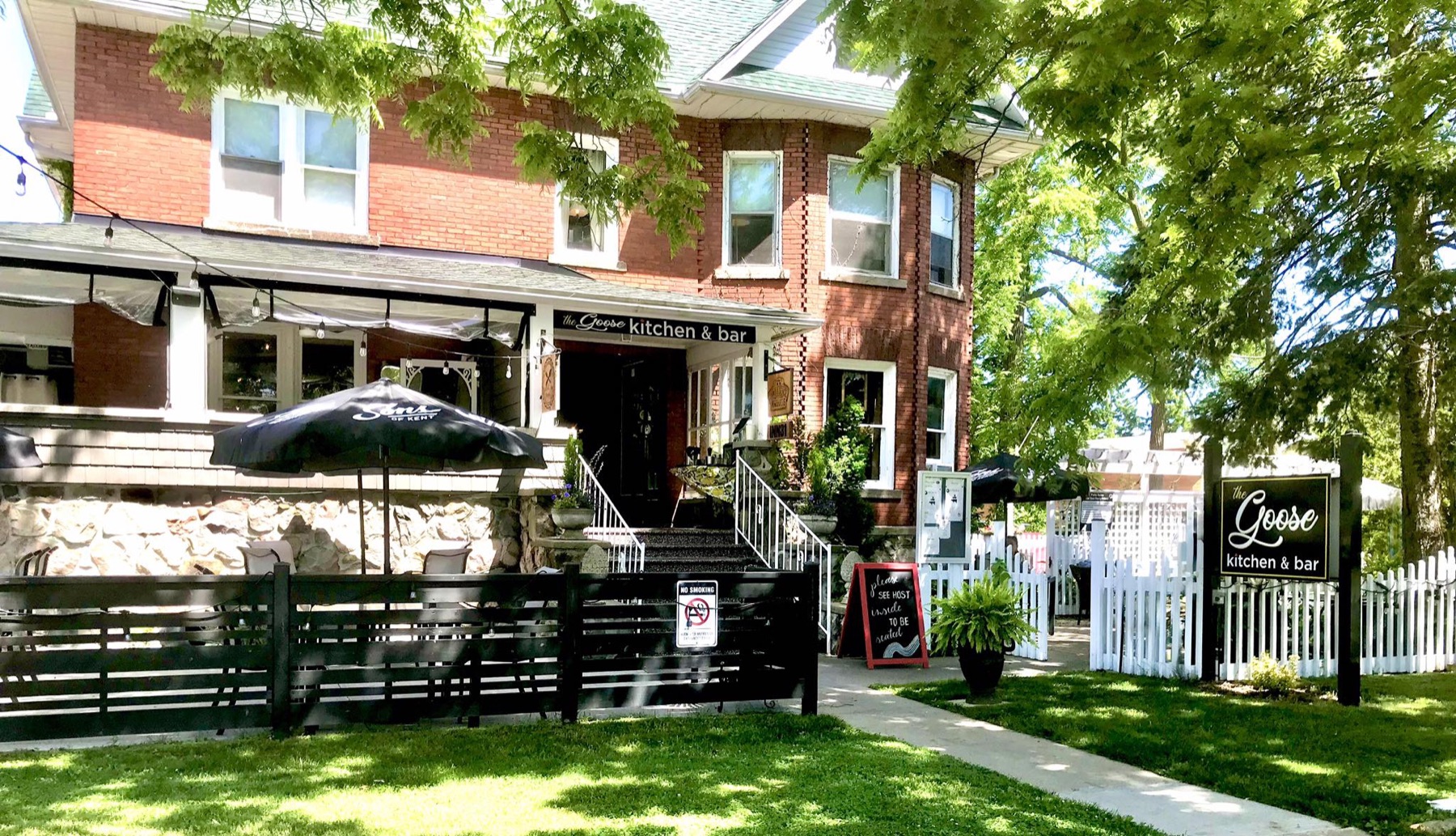 The Goose exterior