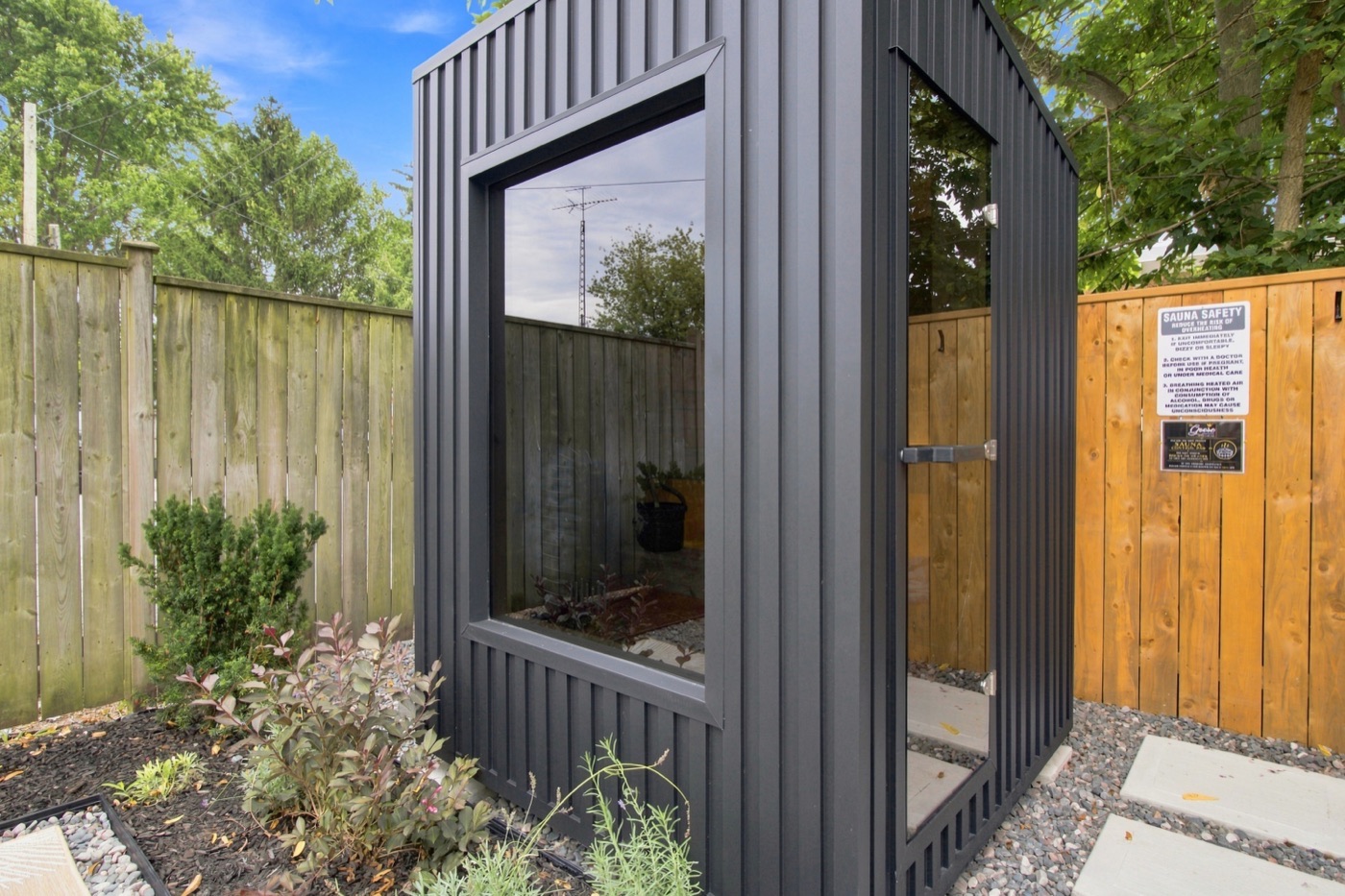 The sauna and private garden